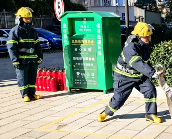 金桂苑小區(qū)消防演練，急救知識，電梯關人自救知識